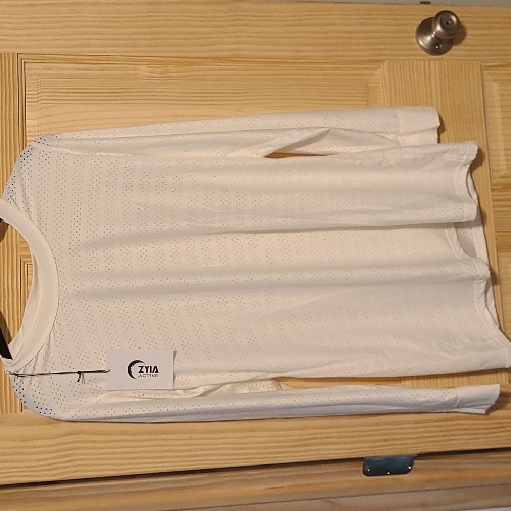 Zyia women's XL white chill long sleeve T.